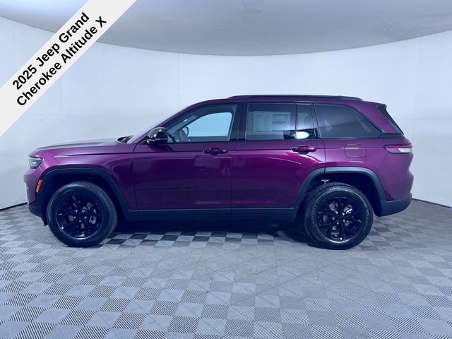 2025 Jeep Grand Cherokee Altitude photo 4