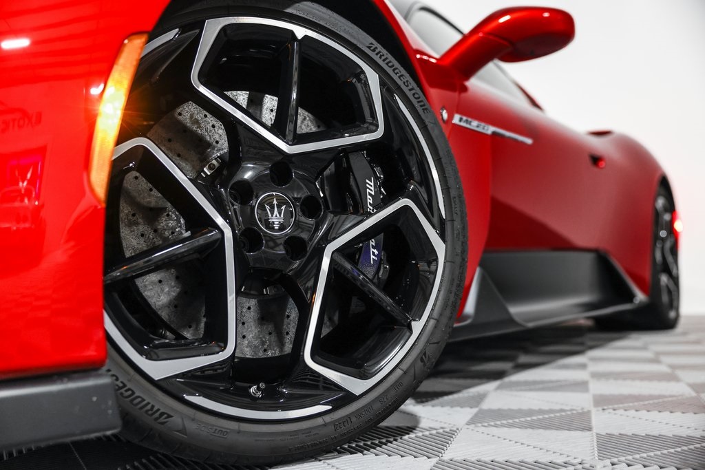 2022 Maserati MC20 Base photo 12