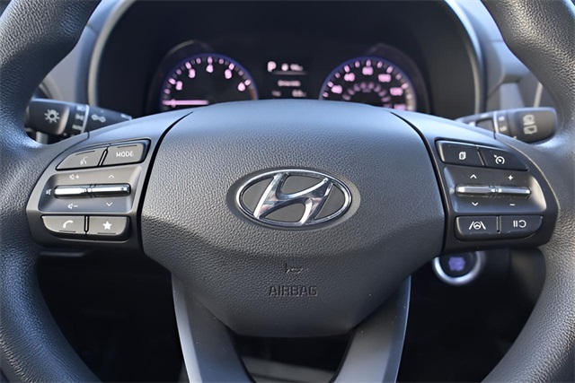 2023 Hyundai Kona SEL photo 4