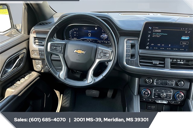 2023 Chevrolet Suburban LT photo 5