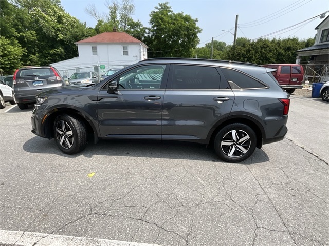 2022 Kia Sorento S photo 2