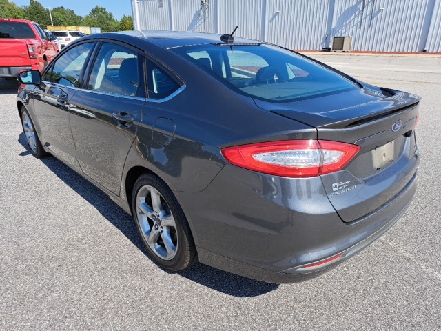 2016 Ford Fusion SE photo 8