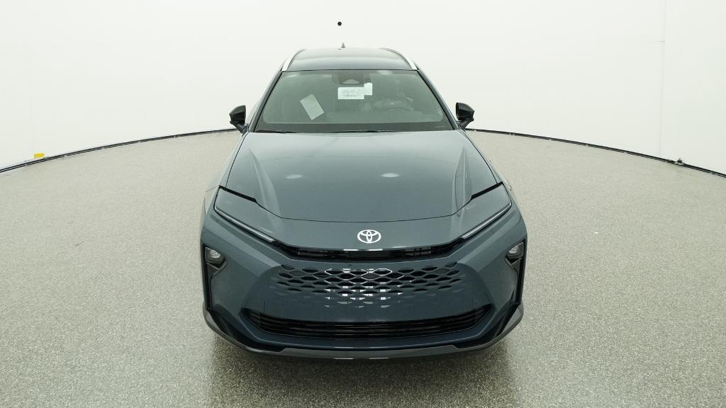 2025 Toyota Crown Signia XLE photo 2