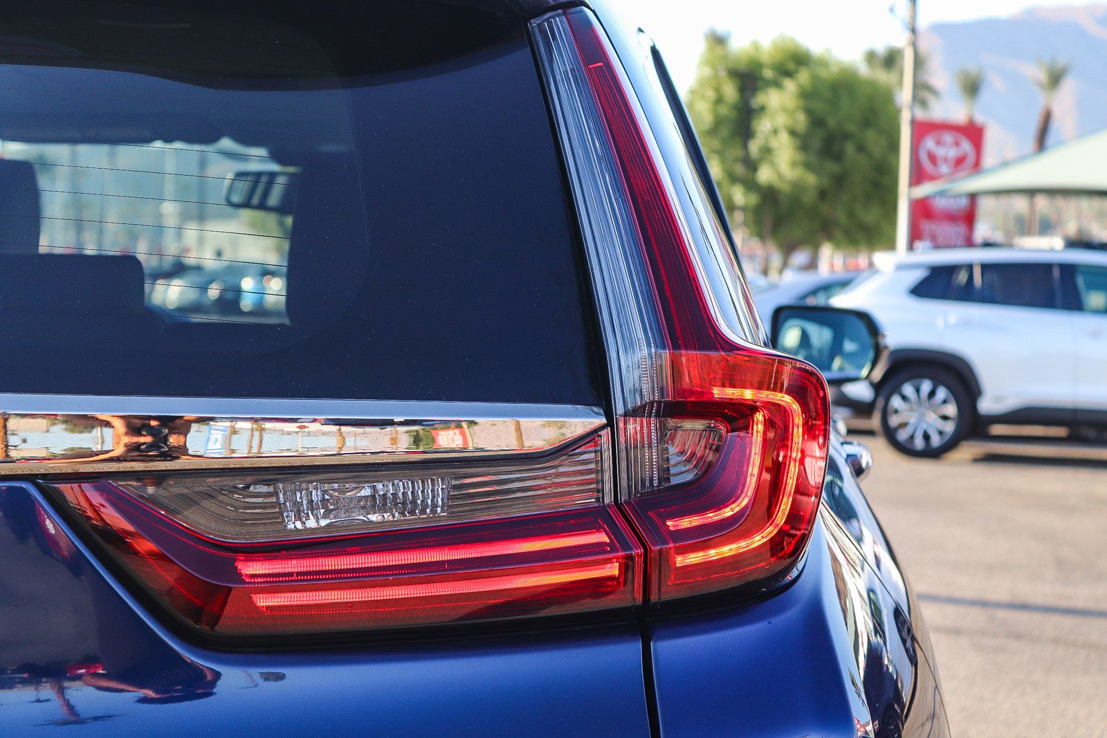 2022 Honda CR-V Hybrid EX-L photo 4