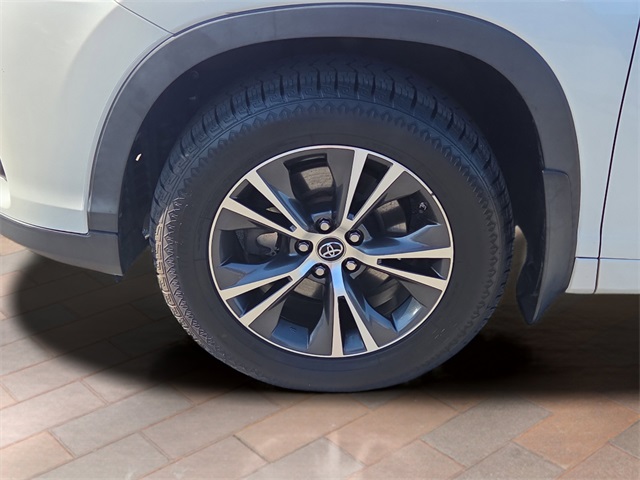 2018 Toyota Highlander LE Plus photo 19
