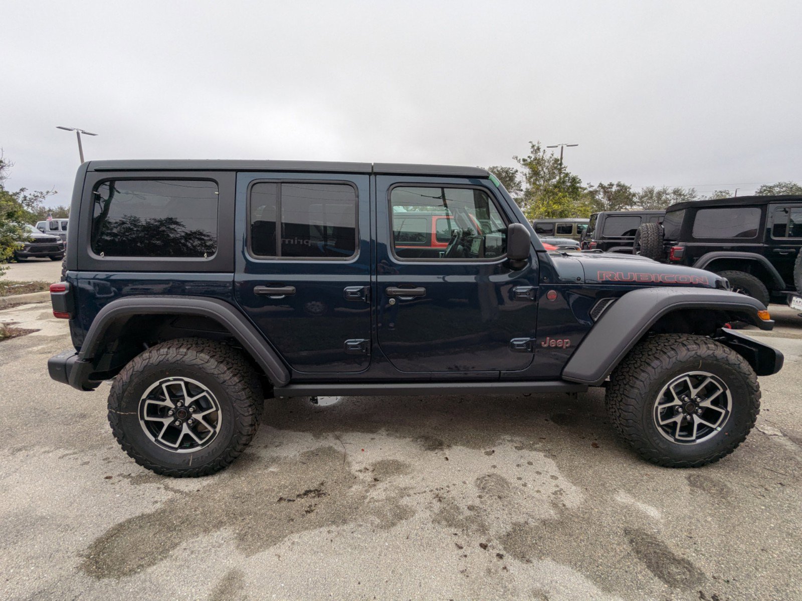 2025 Jeep Wrangler Rubicon photo 4