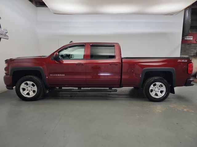 2017 Chevrolet Silverado 1500 LT photo 3