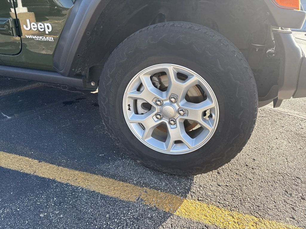 Used 2021 Jeep Wrangler Unlimited ISLANDER with VIN 1C4HJXDN5MW581464 for sale in Kansas City