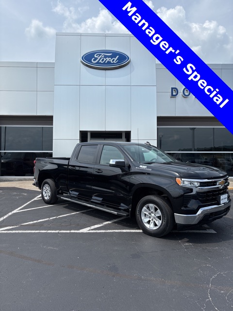 2024 Chevrolet Silverado 1500 LT's photo