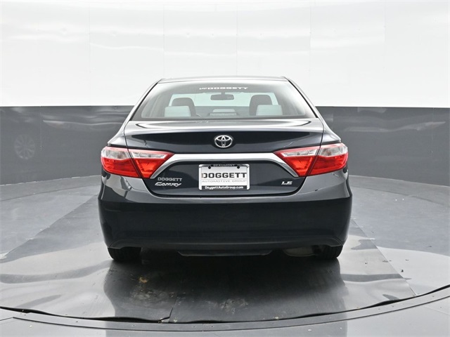 2016 Toyota Camry LE photo 11
