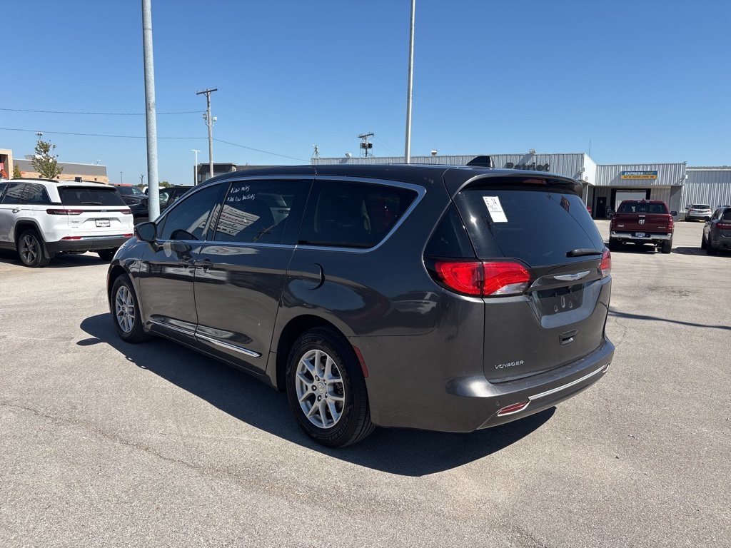 2020 Chrysler Voyager LX photo 4