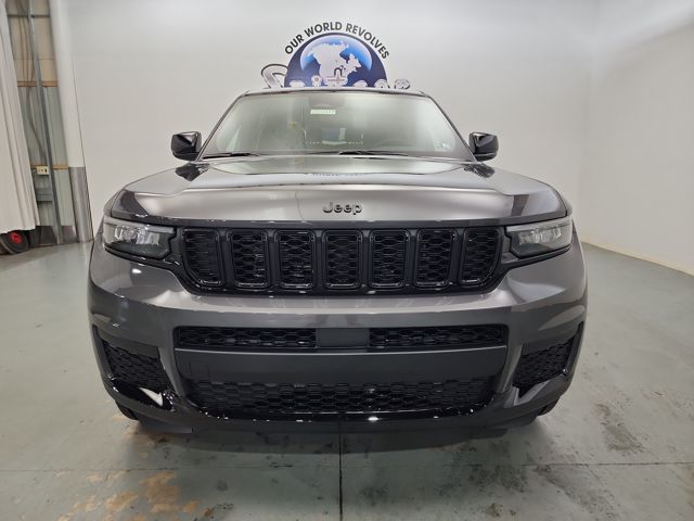 2025 Jeep Grand Cherokee Altitude X photo 2