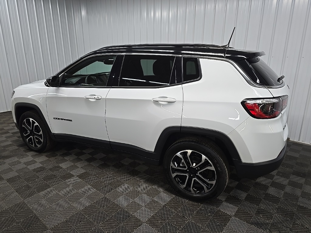 2023 Jeep Compass Limited photo 4