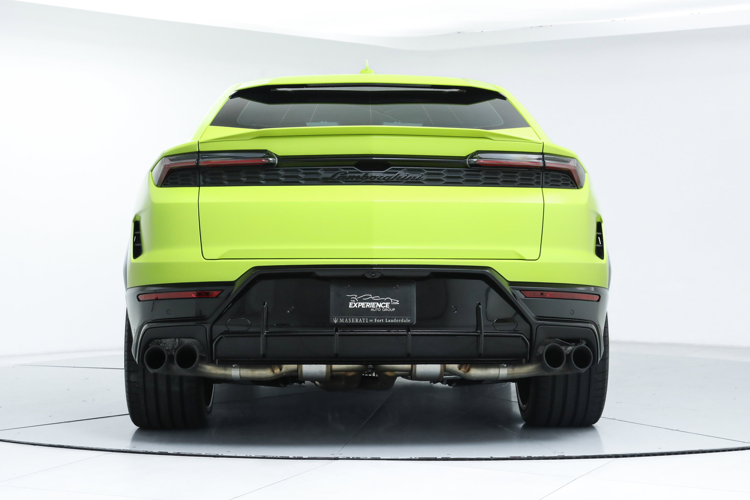 2025 Lamborghini Urus SE photo 4