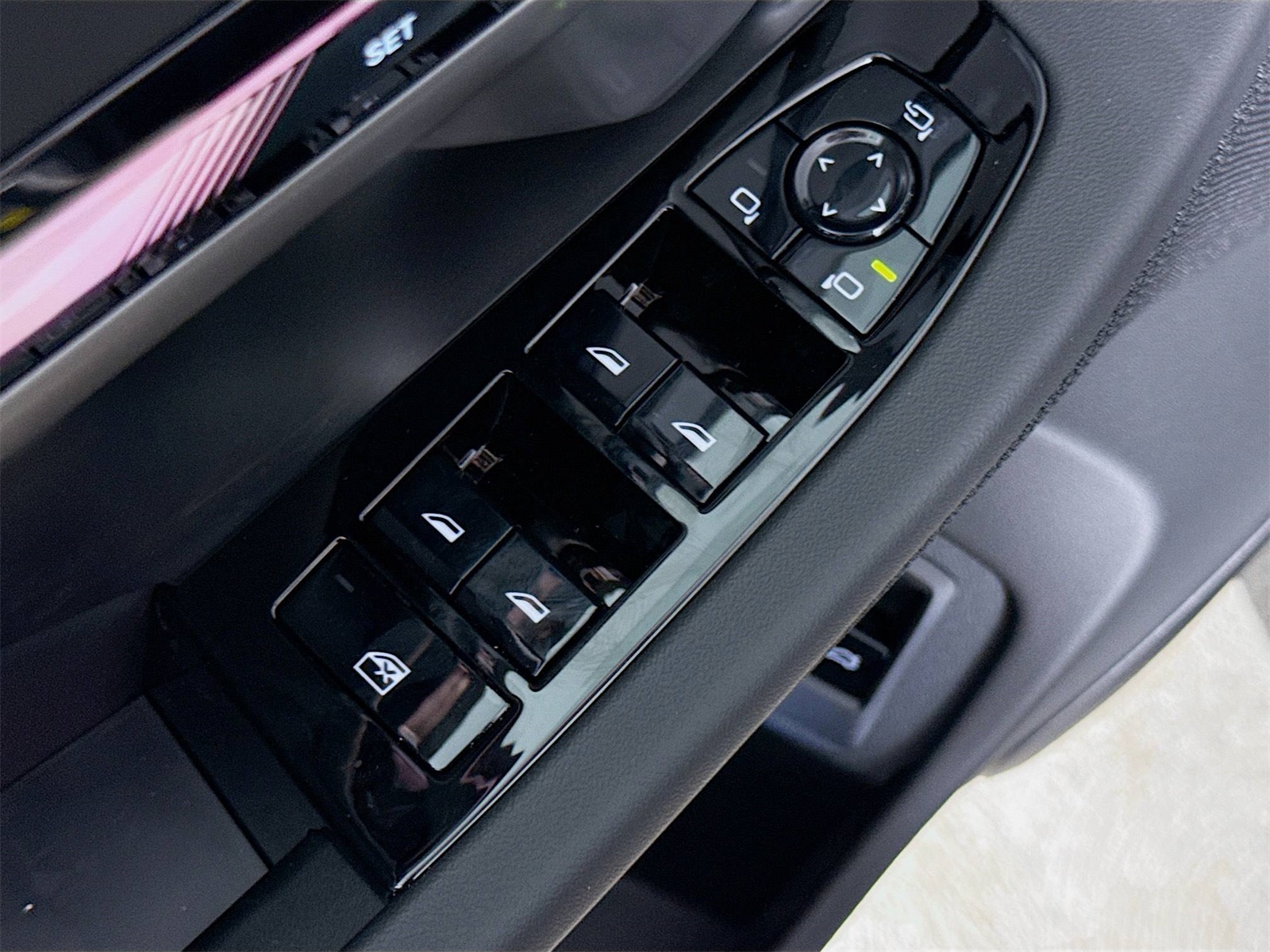 2026 Bmw 550e xDrive photo 16