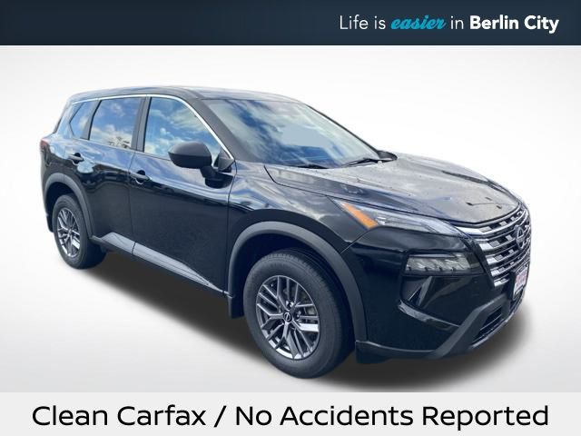 2024 Nissan Rogue S's photo