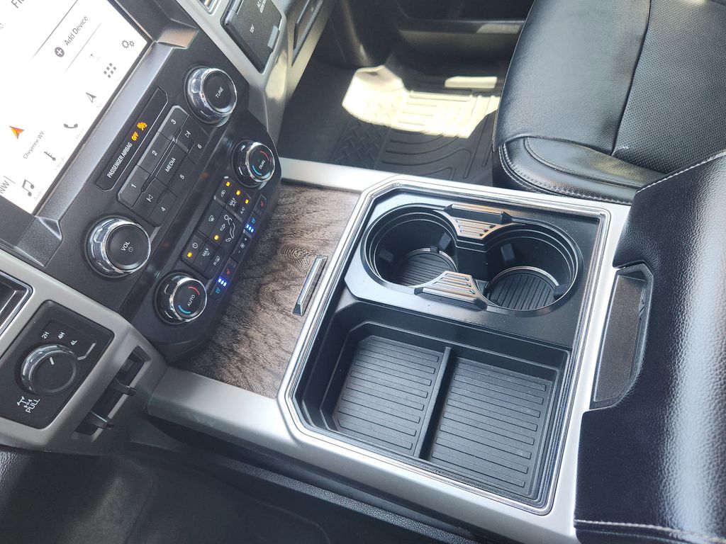 2019 Ford F-350 Lariat photo 20