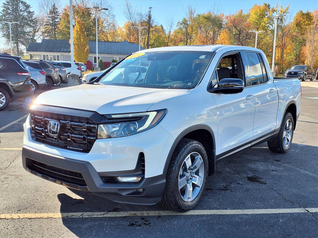 2024 Honda Ridgeline Black Edition photo 3