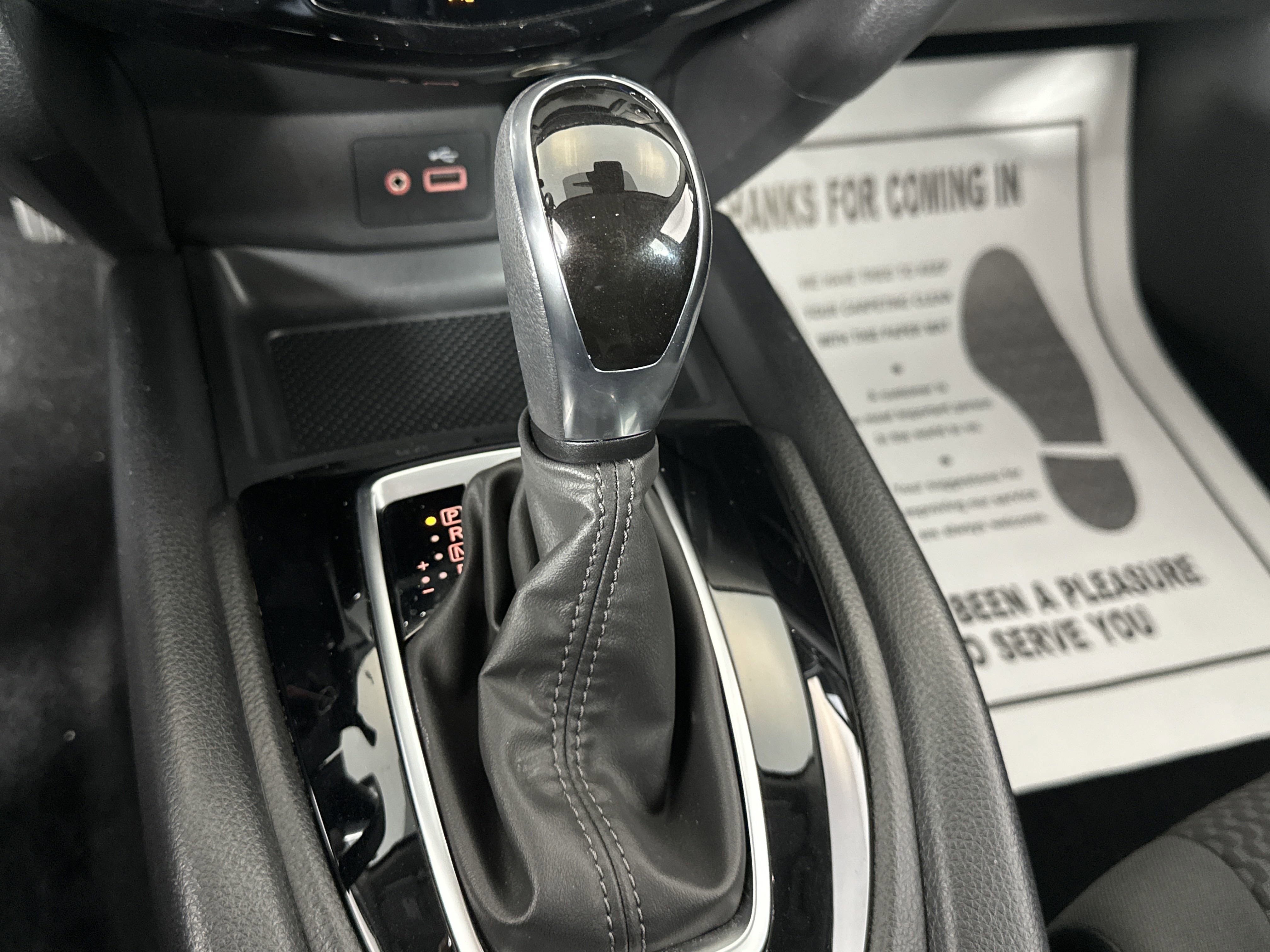 2022 Nissan Rogue Sport S photo 11