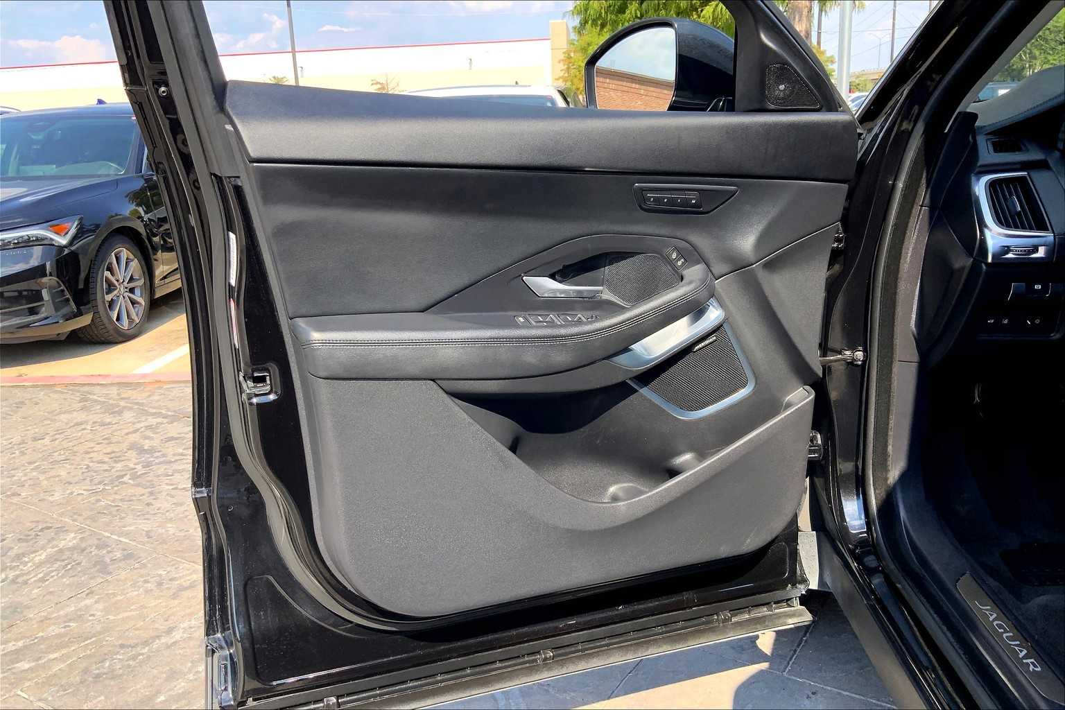 2018 Jaguar E-PACE SE photo 20