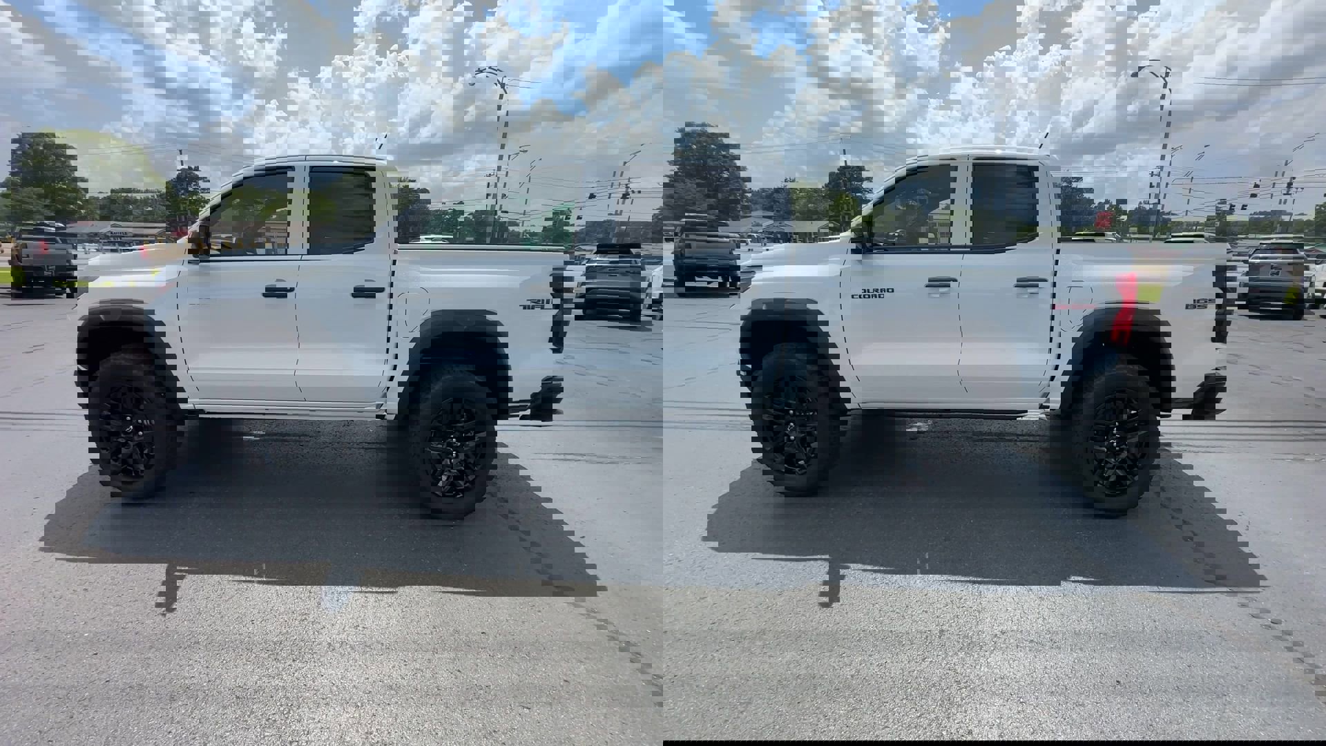 2025 Chevrolet Colorado Trail Boss photo 3