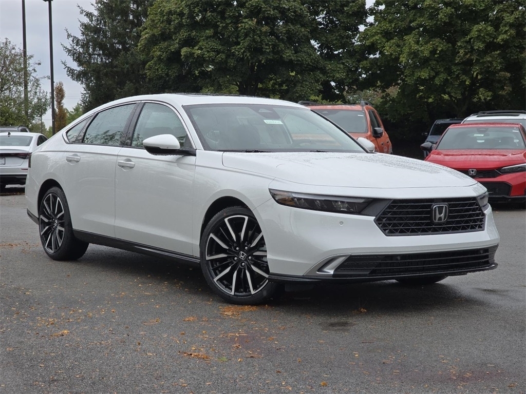 2025 Honda Accord Touring photo 2