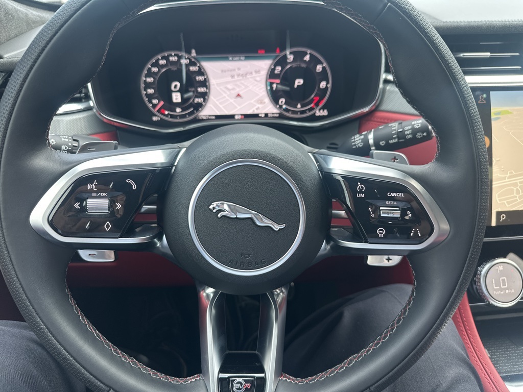 2023 Jaguar F-PACE SVR photo 21