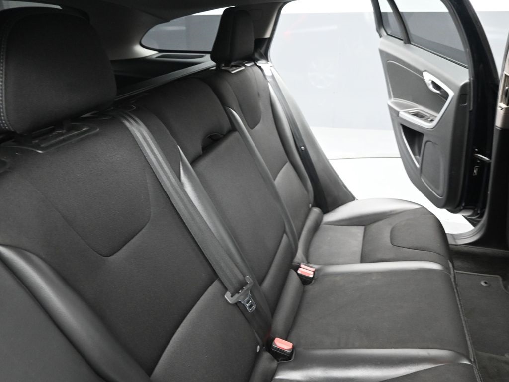 2016 Volvo V60 T5 photo 17