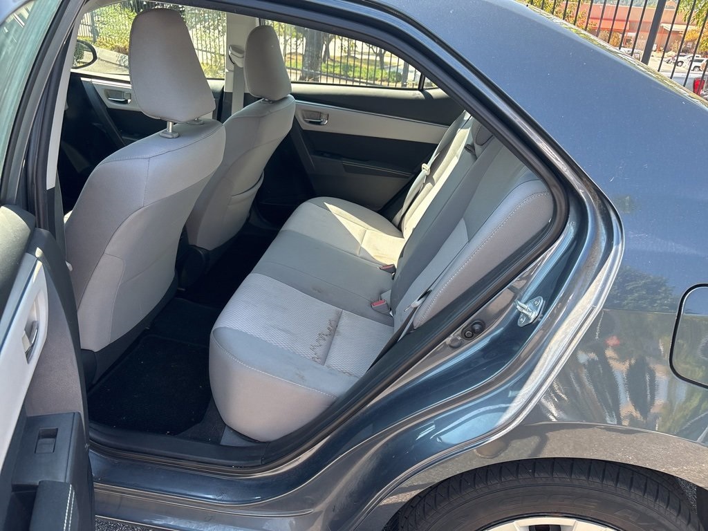 2015 Toyota Corolla LE photo 8
