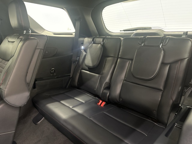 2025 Ford Explorer ST-Line photo 30
