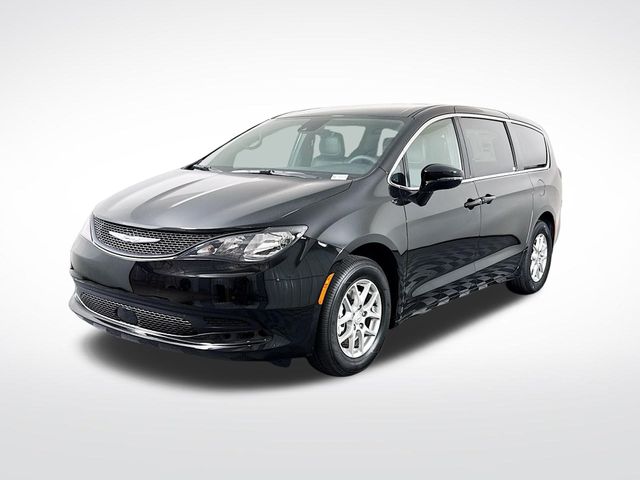 2026 Chrysler Voyager LX photo 4