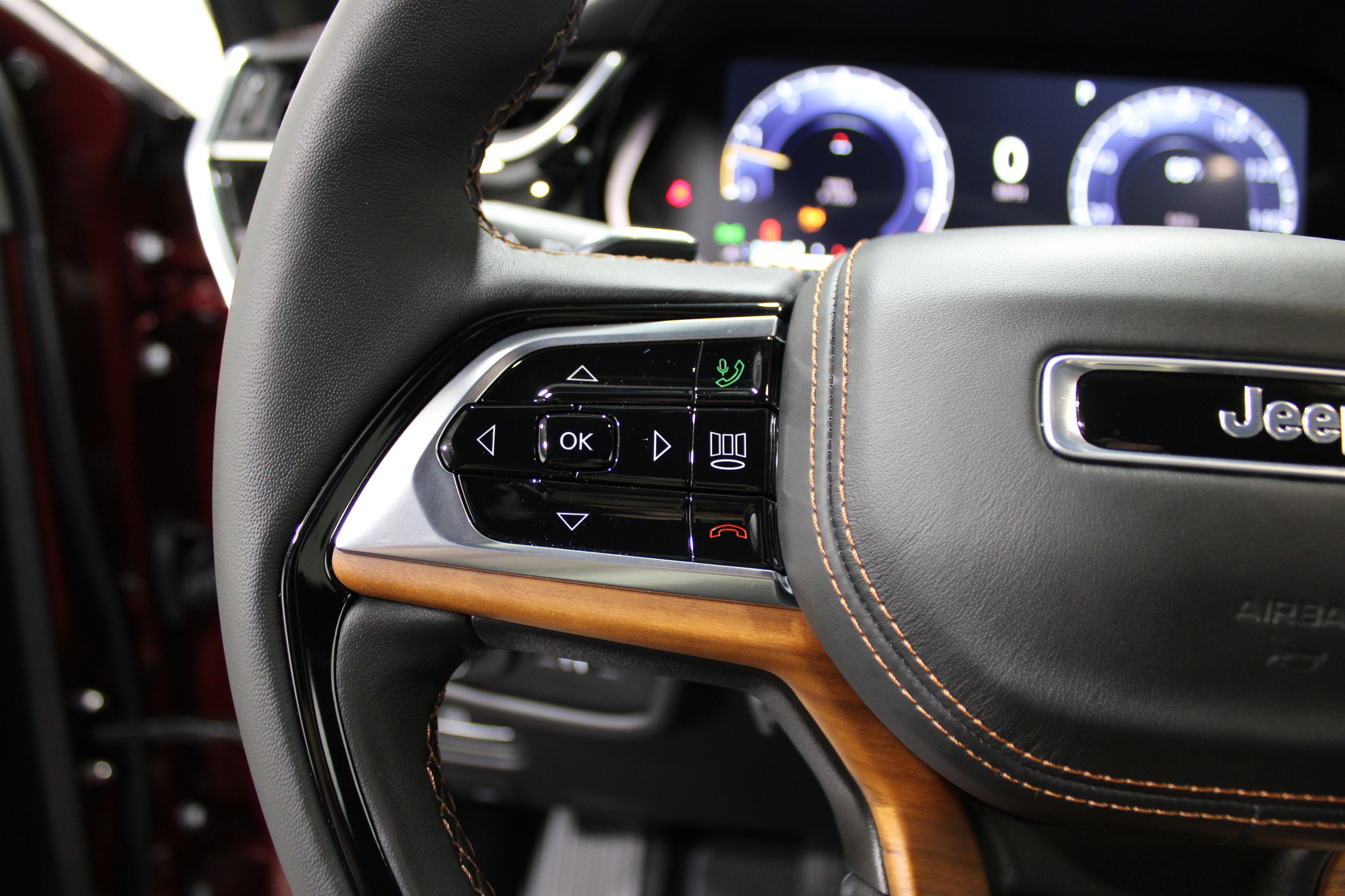 2025 Jeep Grand Cherokee L Summit Reserve photo 6