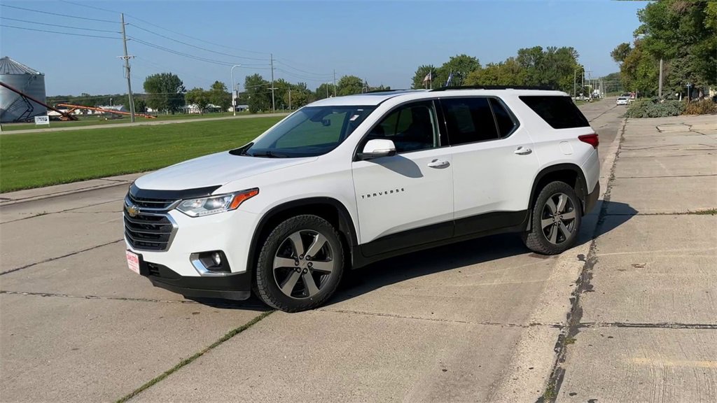 2021 Chevrolet Traverse Leather photo 2