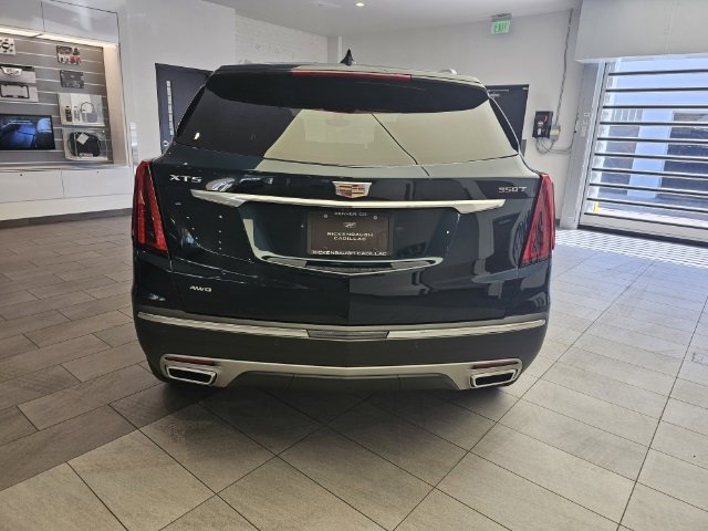 2025 Cadillac XT4 Premium Luxury photo 4