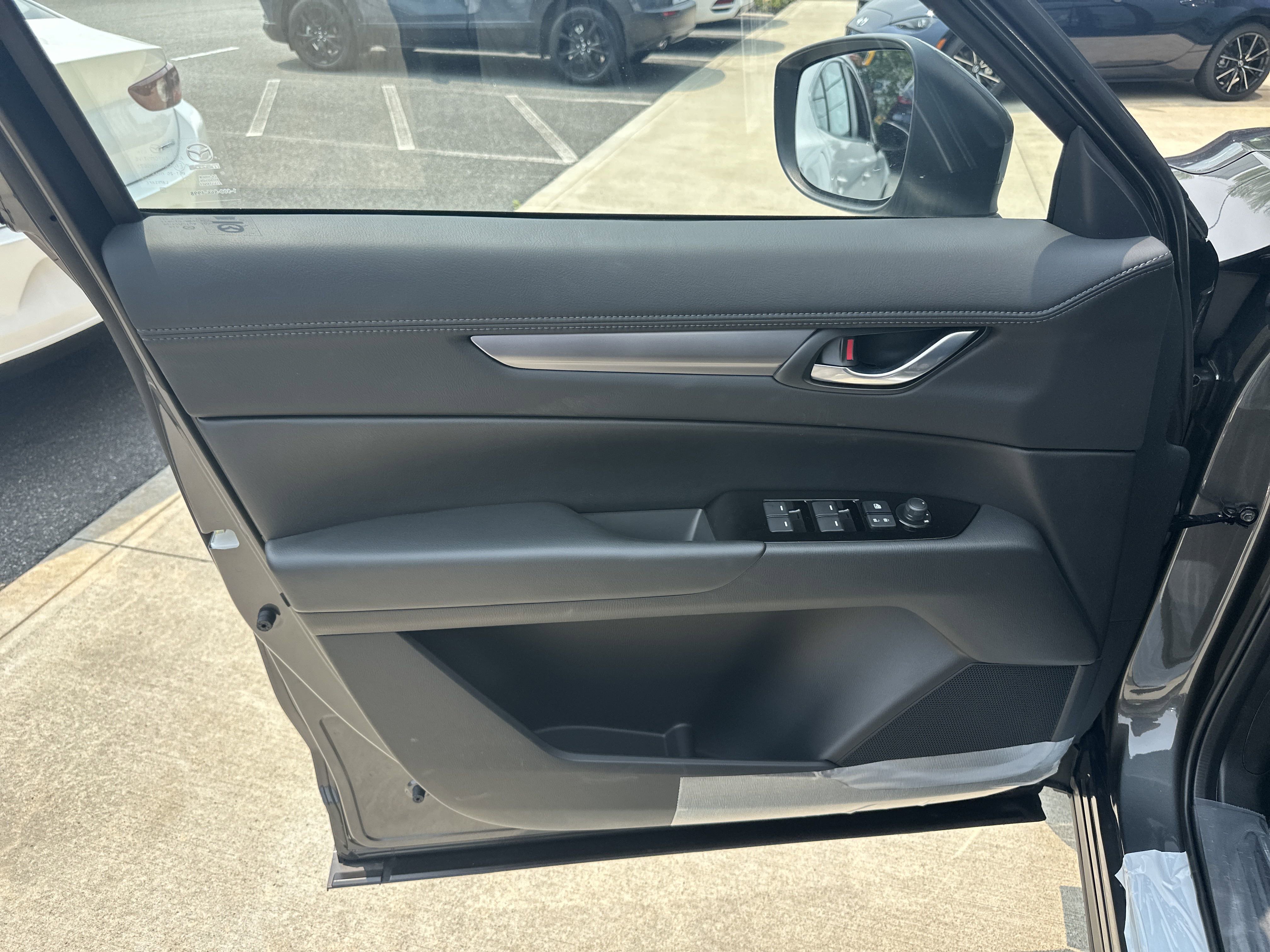 2025 Mazda CX-5 2.5 S Preferred photo 2
