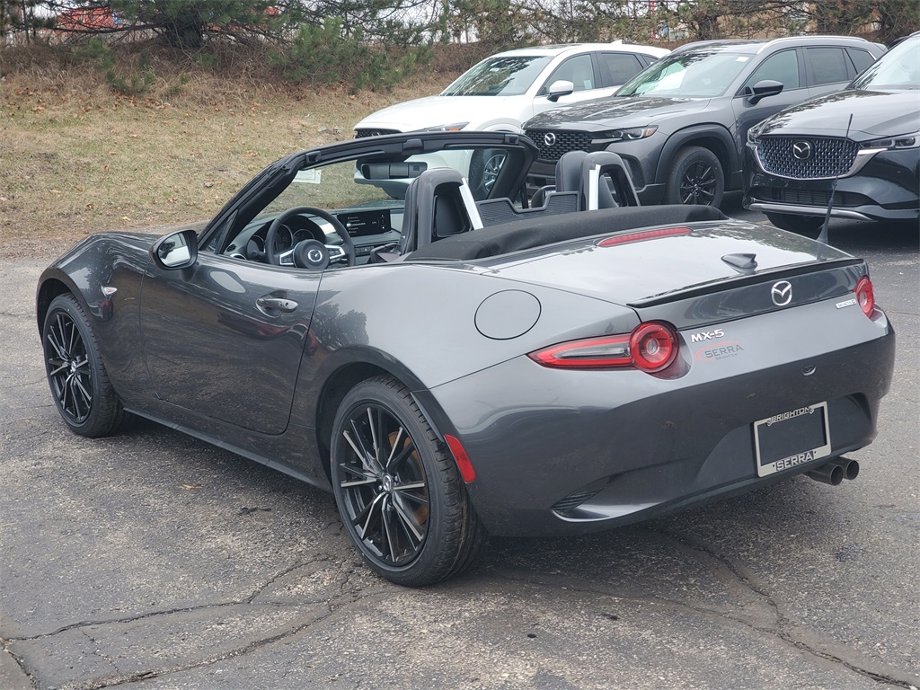 2025 Mazda MX-5 Miata Miata Grand Touring photo 2