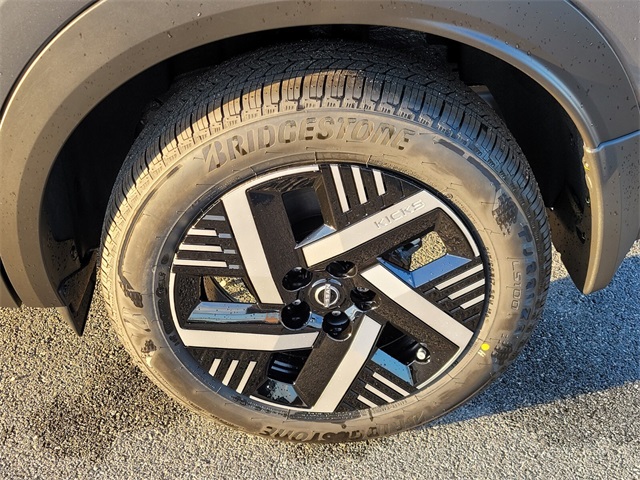 2026 Nissan Kicks SV photo 4