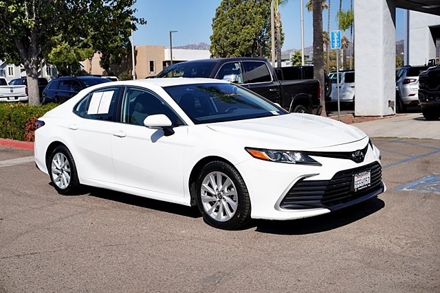 2023 Toyota Camry LE photo 5