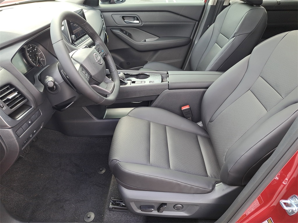 2026 Nissan Rogue SV photo 19