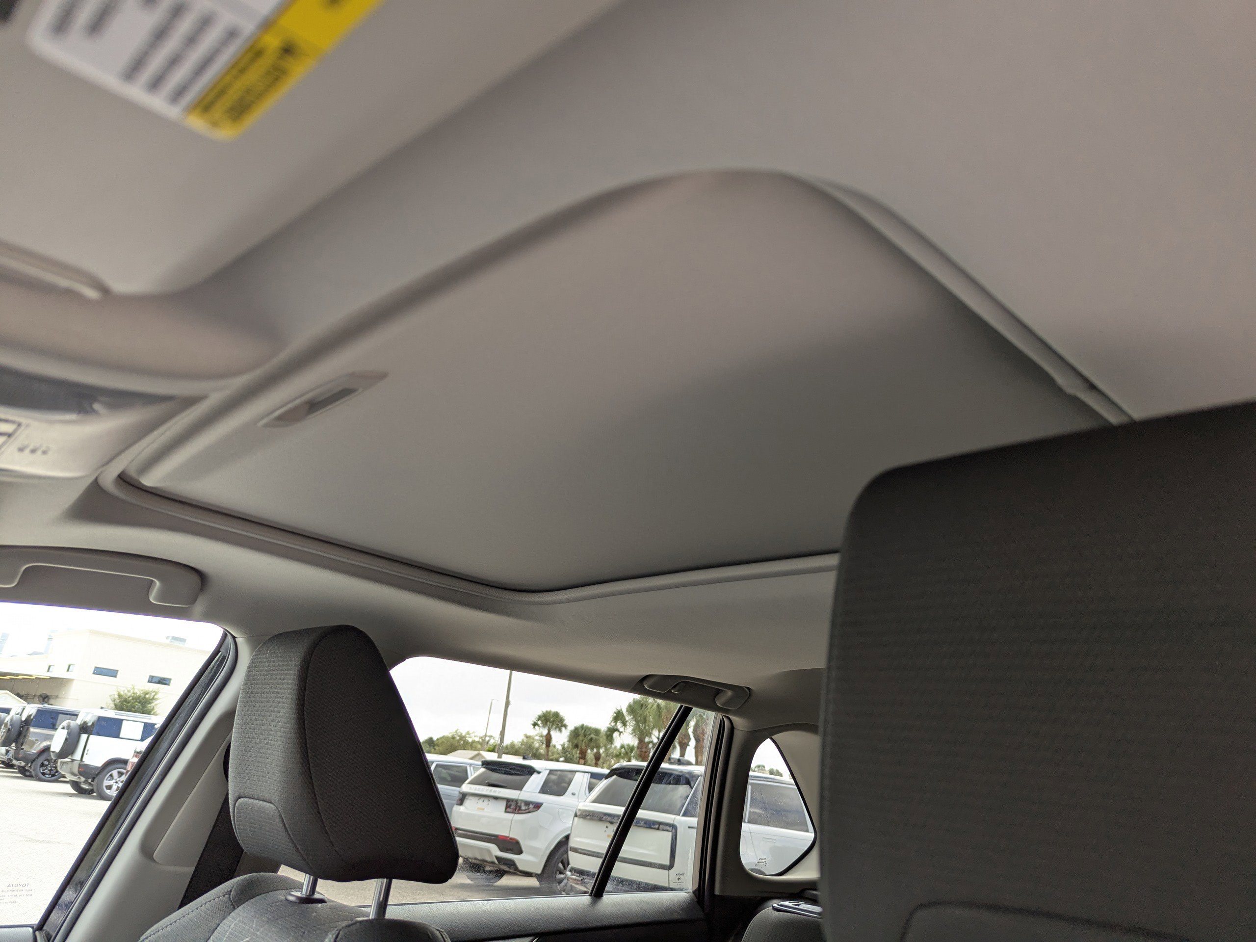 2021 Toyota RAV4 Hybrid XLE photo 12