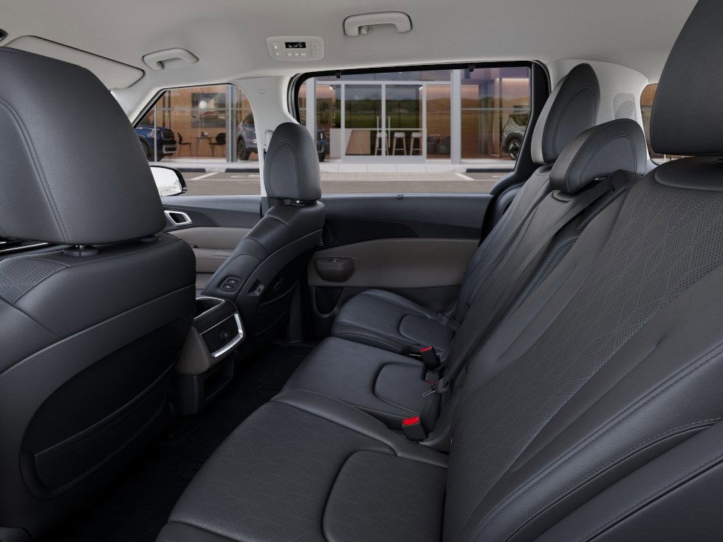 2026 Kia Carnival EX photo 17
