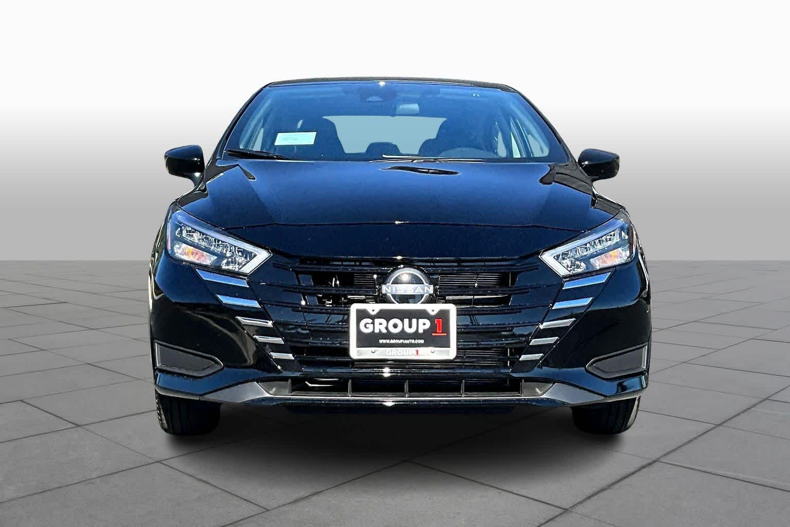 2025 Nissan Versa SV photo 3