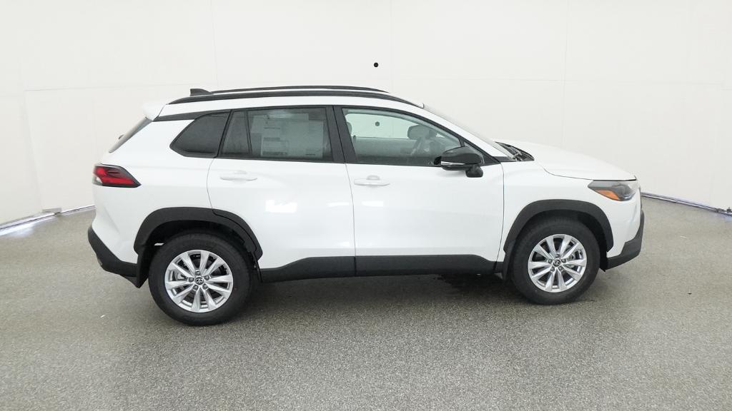 2026 Toyota Corolla Cross LE photo 25