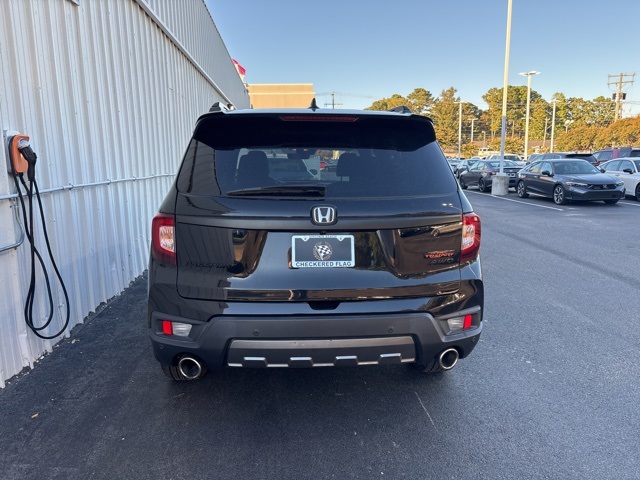 2022 Honda Passport TrailSport photo 2