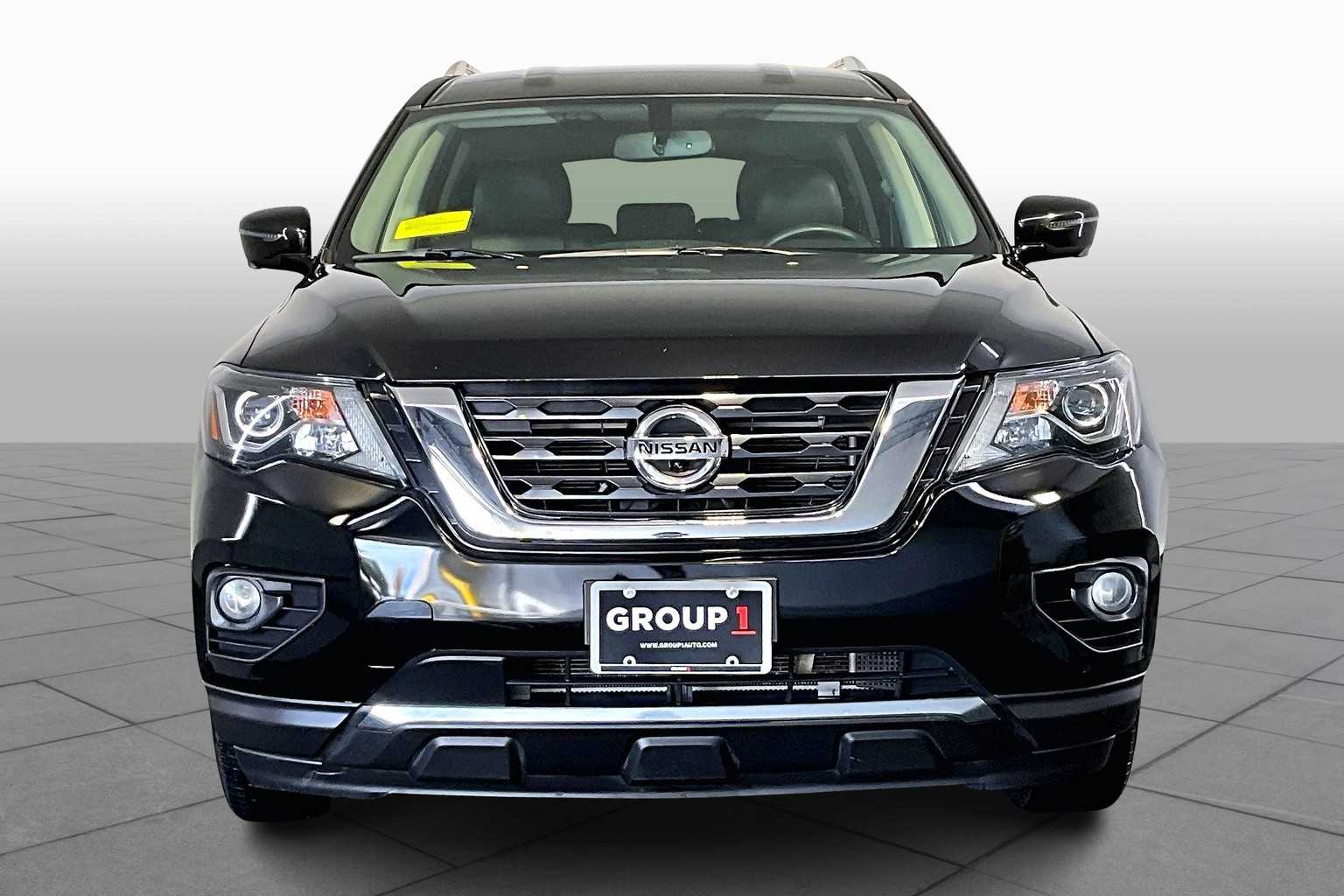 2020 Nissan Pathfinder SL photo 3