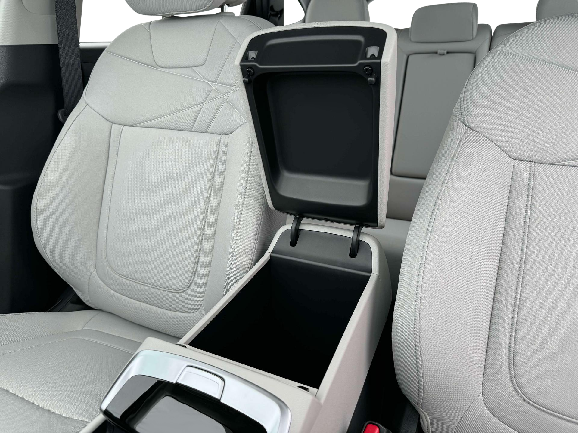 New 2025 White Hyundai SE image 41