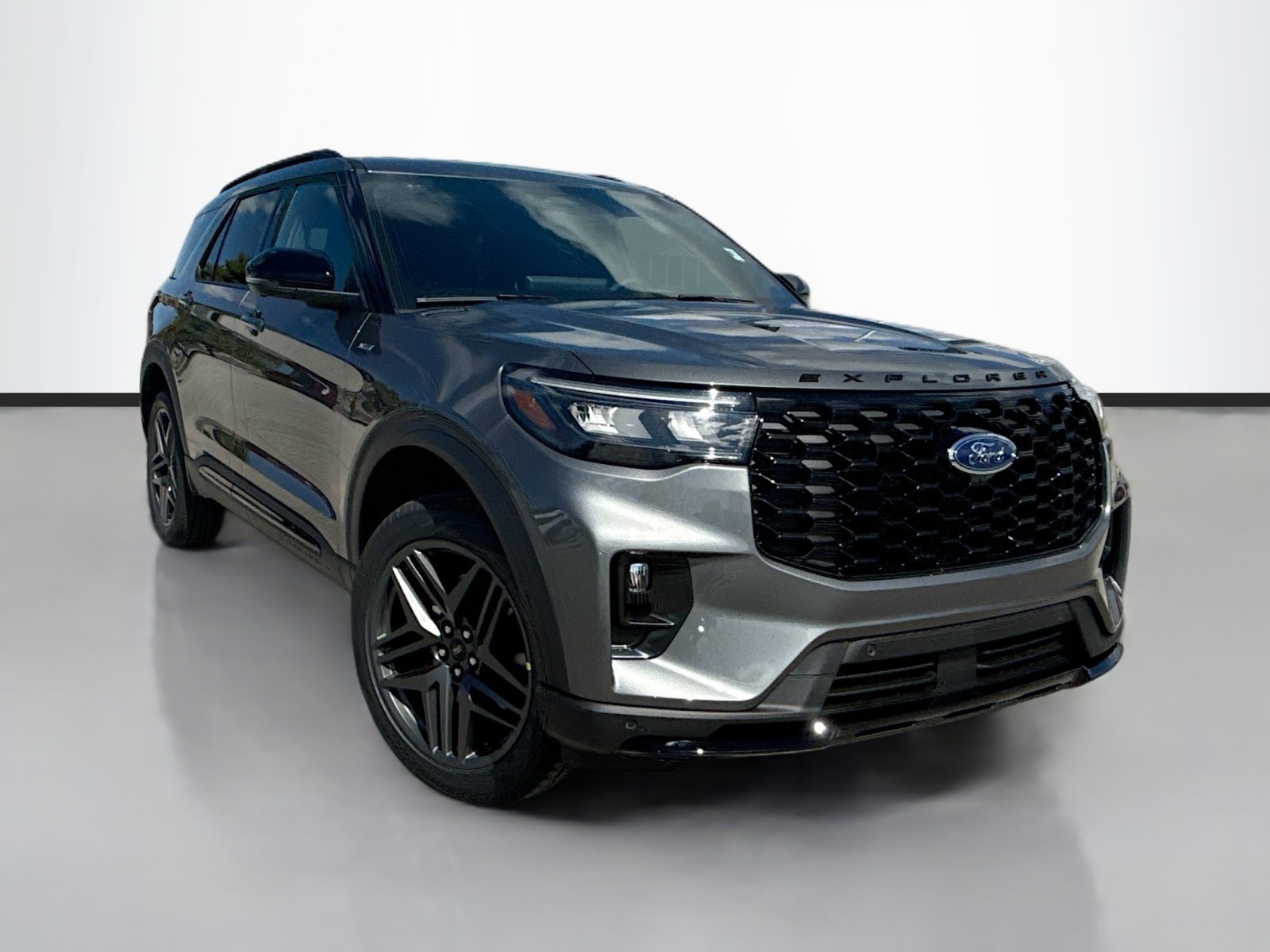 2025 Ford Explorer ST-Line photo 3