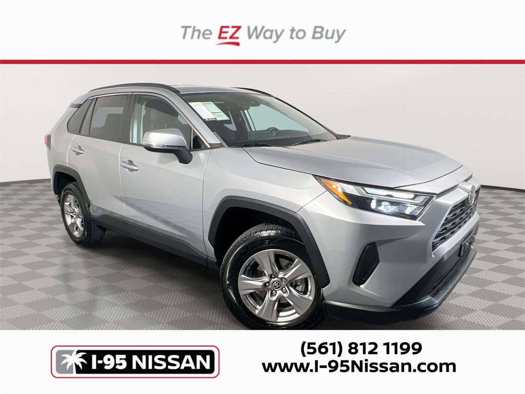 2023 Toyota RAV4 XLE's photo