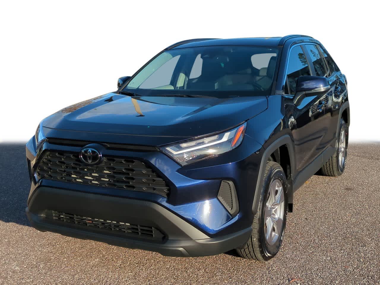 2025 Toyota RAV4 XLE's photo