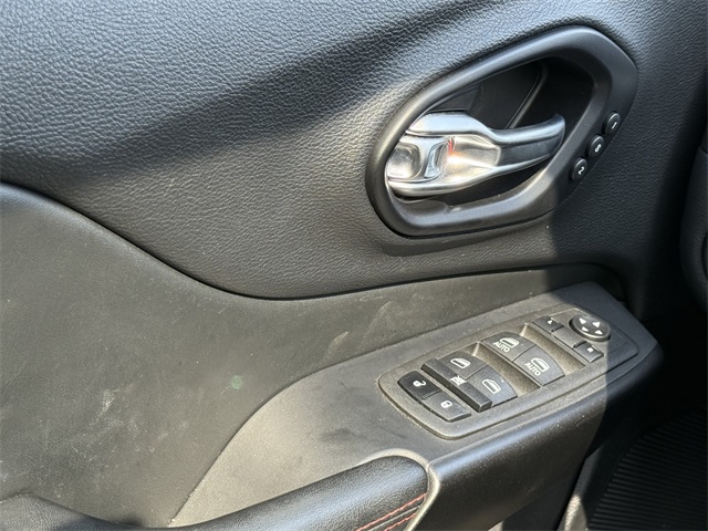 2022 Jeep Cherokee Trailhawk photo 32